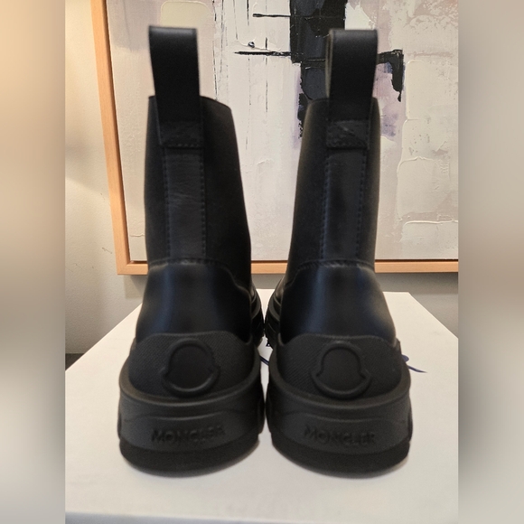NWT Moncler Hevea Chelsea Boot Black 36.5 - Picture 2 of 8